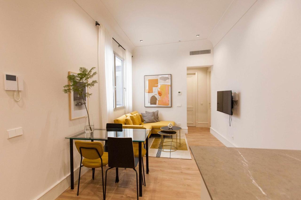 Isg Apartments Cedaceros 12 Севиля Екстериор снимка