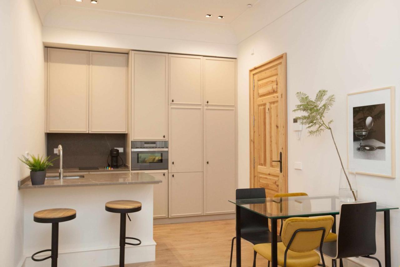 Isg Apartments Cedaceros 12 Севиля Екстериор снимка