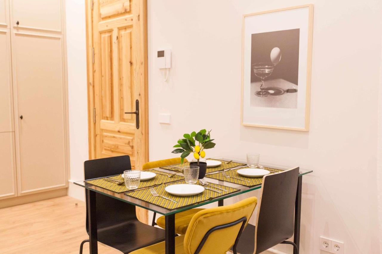 Isg Apartments Cedaceros 12 Севиля Екстериор снимка